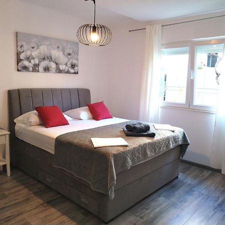Family Friendly Apartments With A Swimming Pool Supetarska Draga - Donja, Rab - 2019 Екстериор снимка