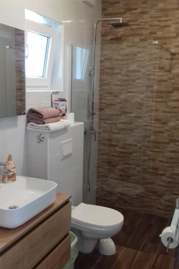 Family Friendly Apartments With A Swimming Pool Supetarska Draga - Donja, Rab - 2019 Екстериор снимка