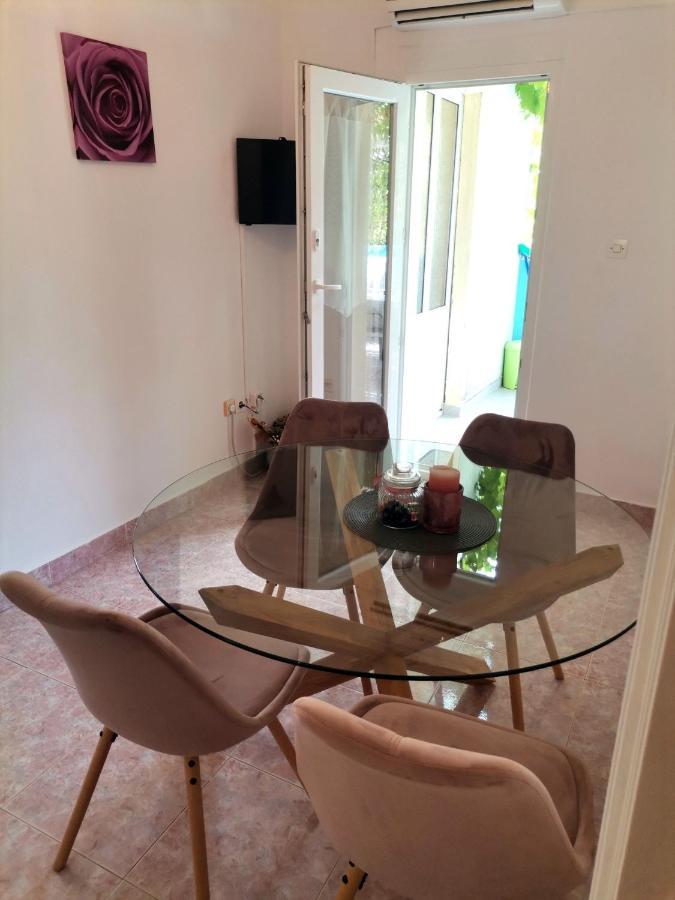 Family Friendly Apartments With A Swimming Pool Supetarska Draga - Donja, Rab - 2019 Екстериор снимка