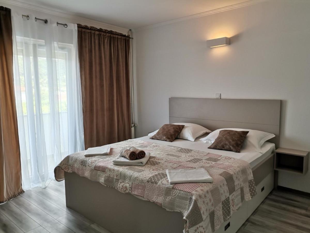 Family Friendly Apartments With A Swimming Pool Supetarska Draga - Donja, Rab - 2019 Екстериор снимка
