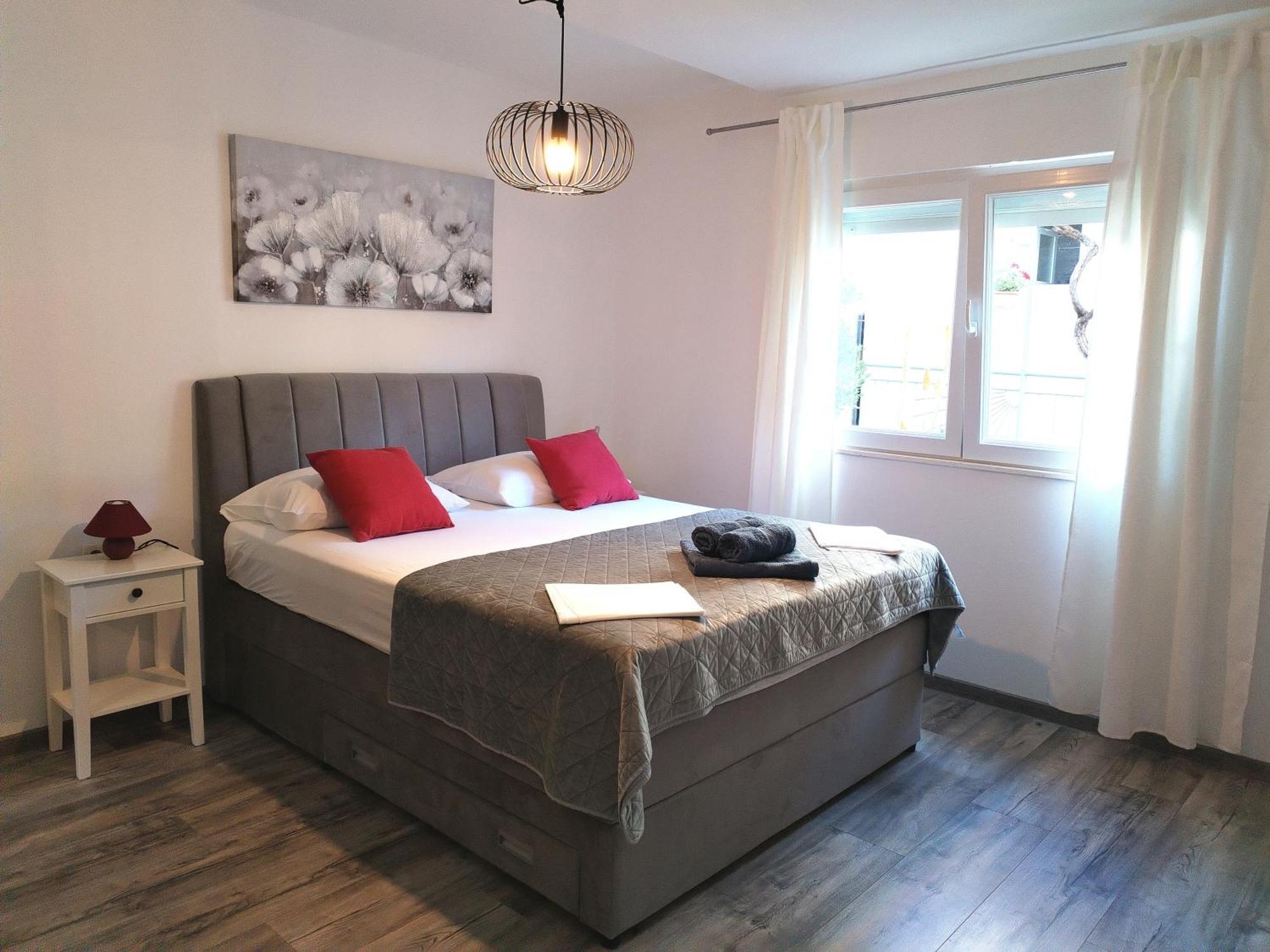 Family Friendly Apartments With A Swimming Pool Supetarska Draga - Donja, Rab - 2019 Екстериор снимка